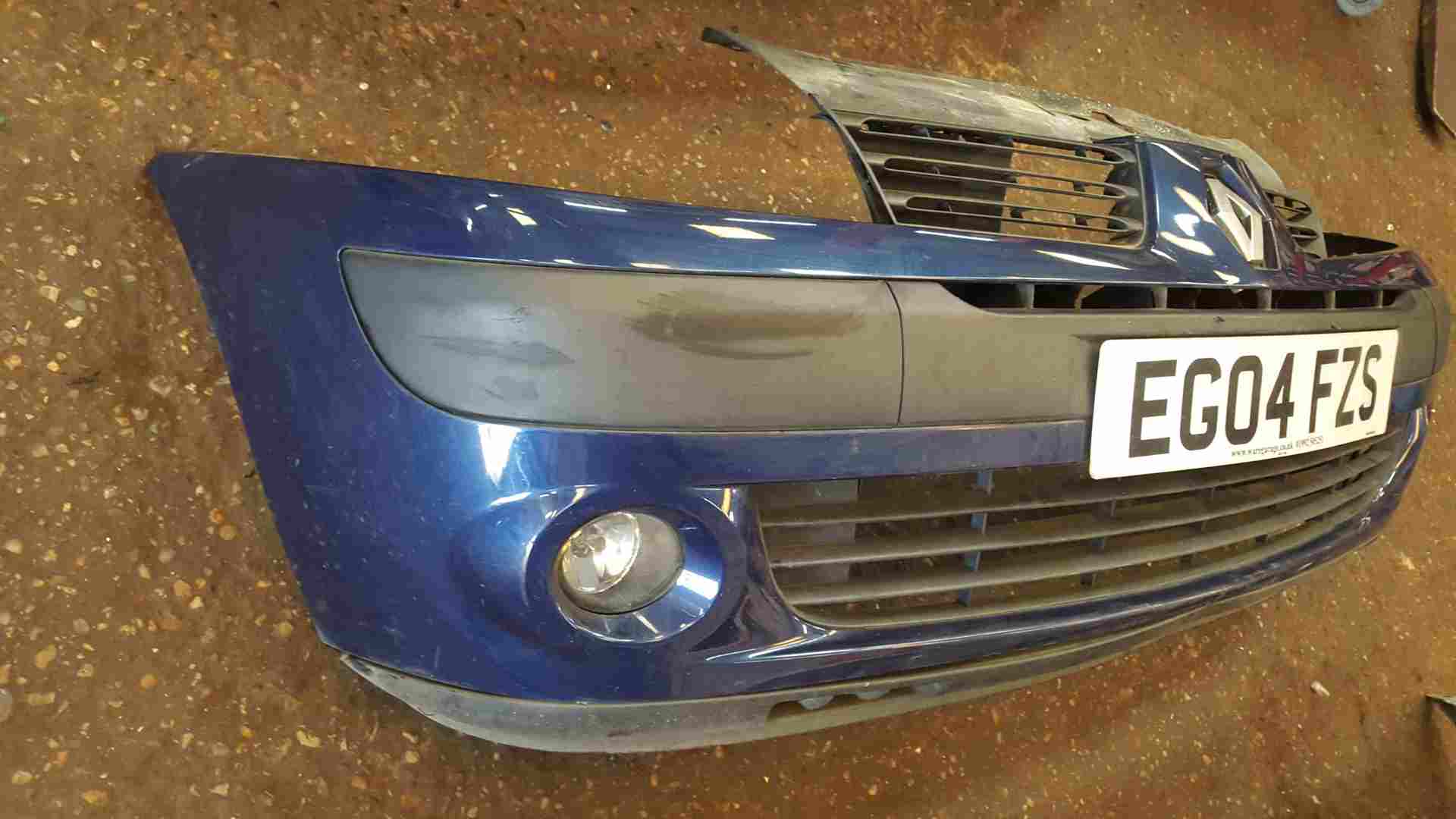 Thumb 4 Renault Clio MK2 2001-2006 Front Bumper Blue TED44