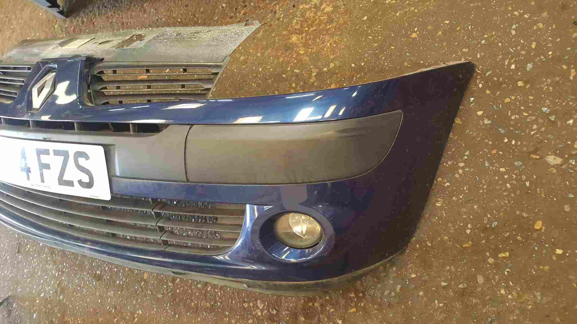 Thumb 5 Renault Clio MK2 2001-2006 Front Bumper Blue TED44