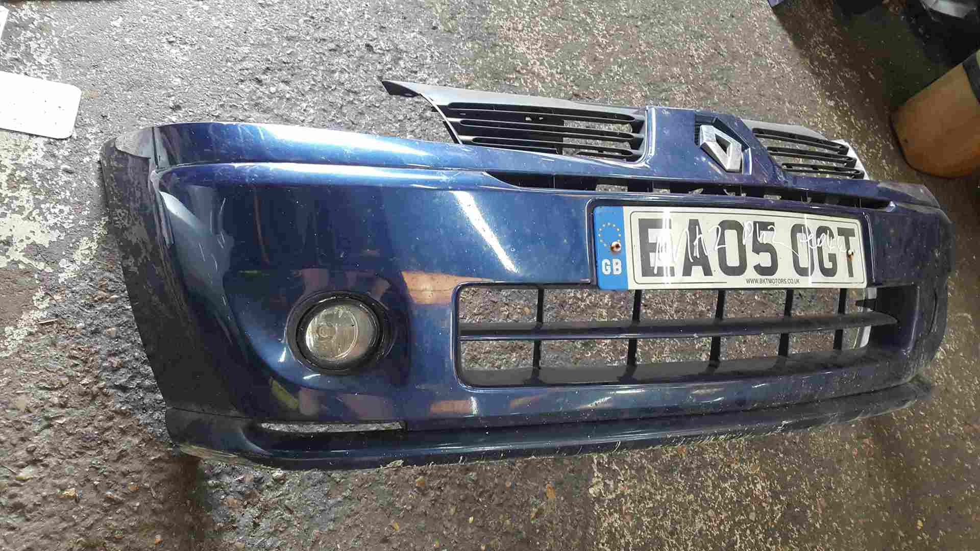 Thumb 2 Renault Clio MK2 2001-2006 Front Bumper Blue TED44