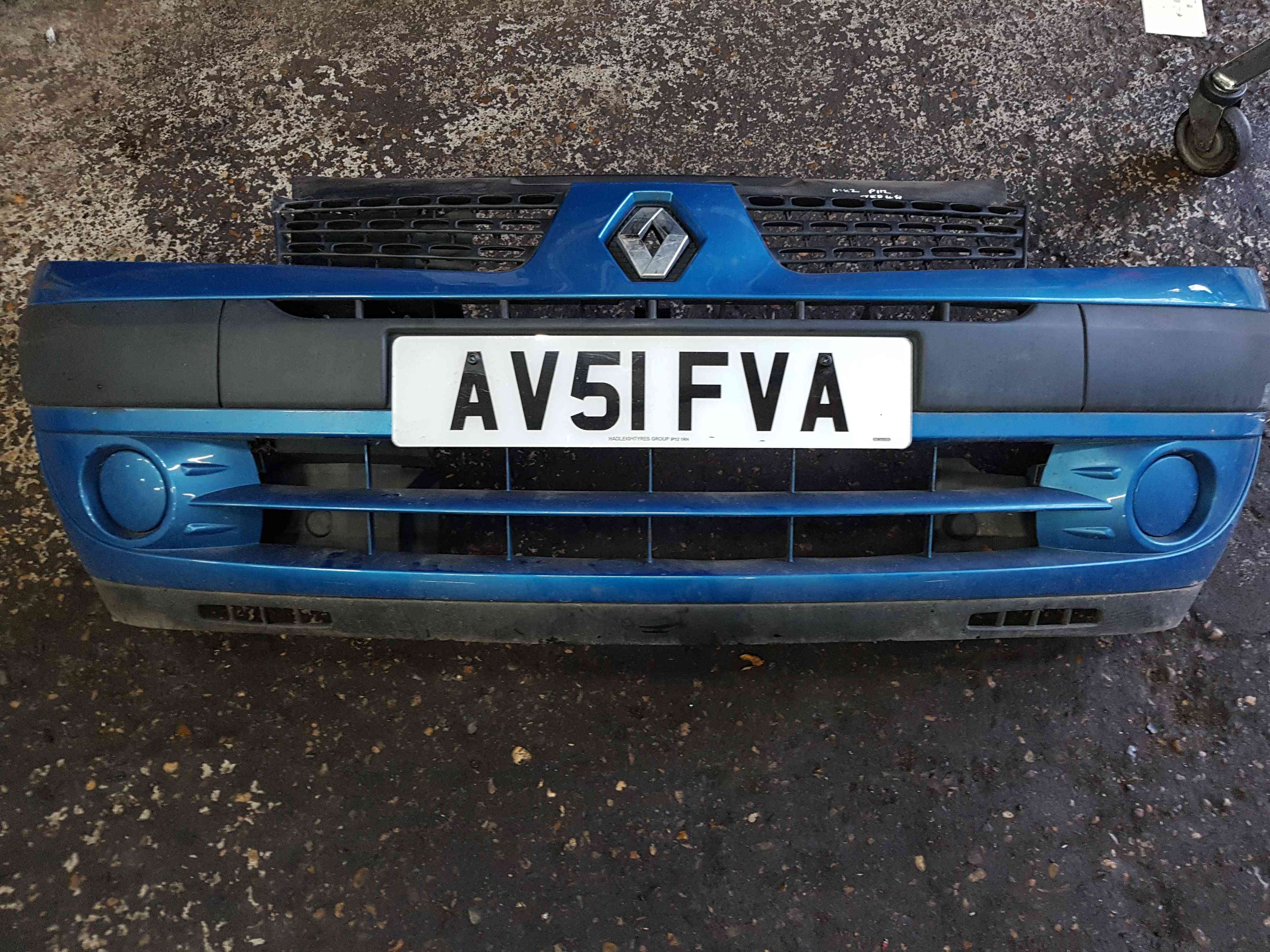 Renault Clio MK2 2001-2006 Front Bumper Blue Ted48