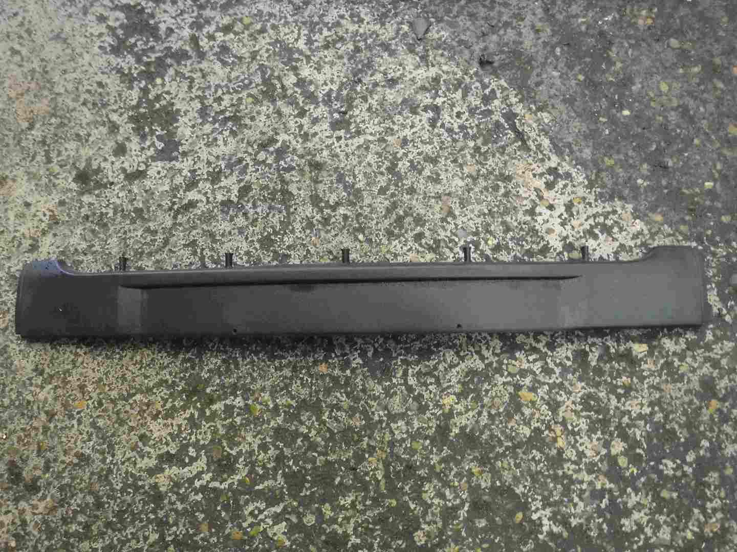 Renault Clio MK2 2001-2006 Front Bumper Centre Trim Moulding 8200074466