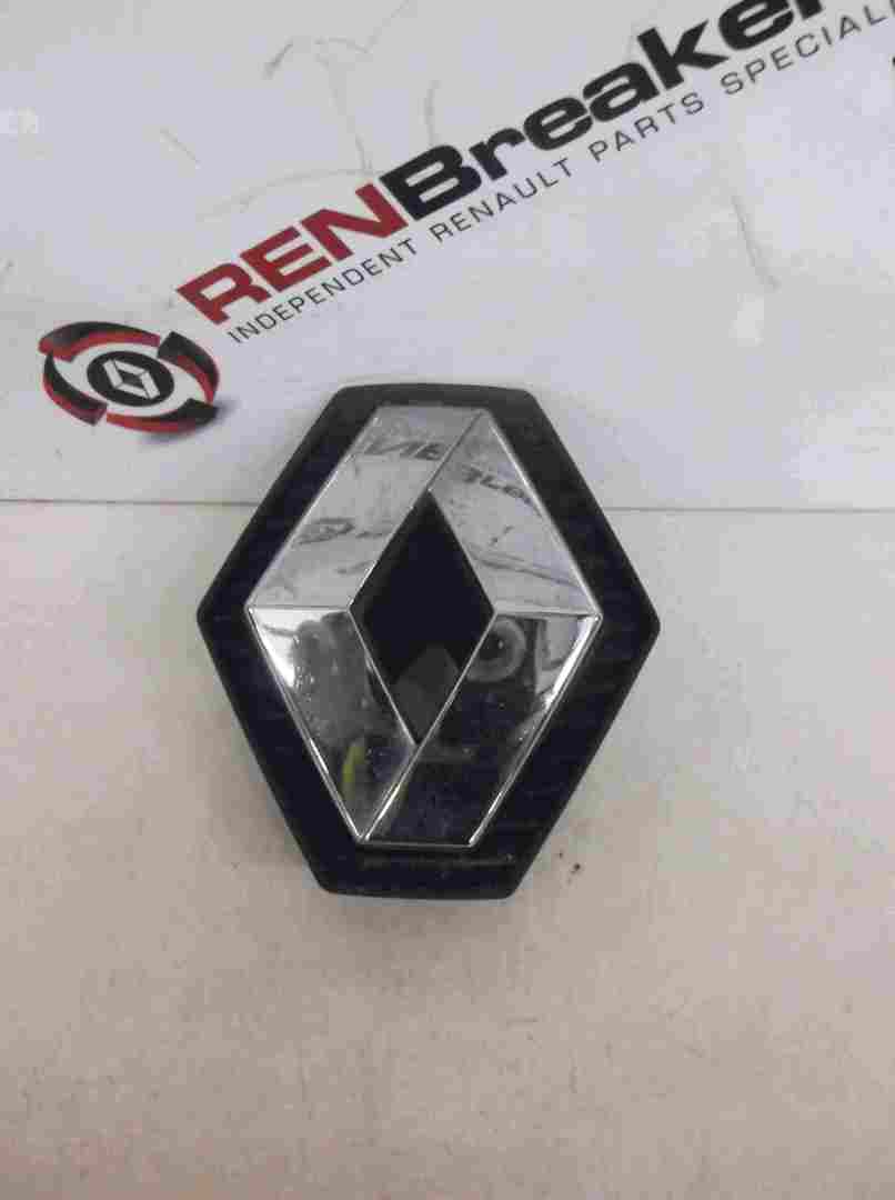 Renault Clio MK2 2001-2006 Front Bumper Diamond 8200070031