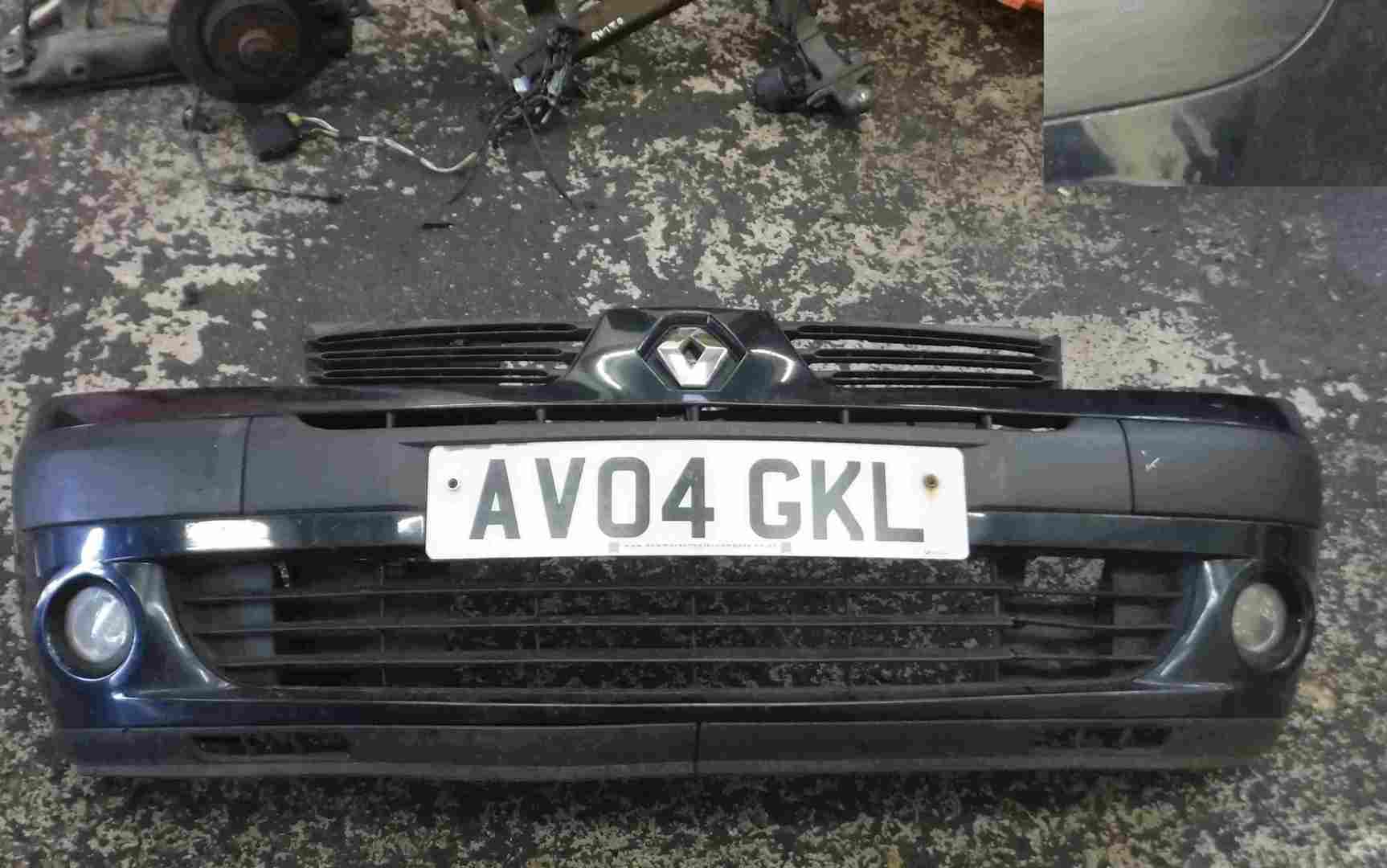 Renault Clio MK2 2001-2006 Front Bumper Green Blue NV903
