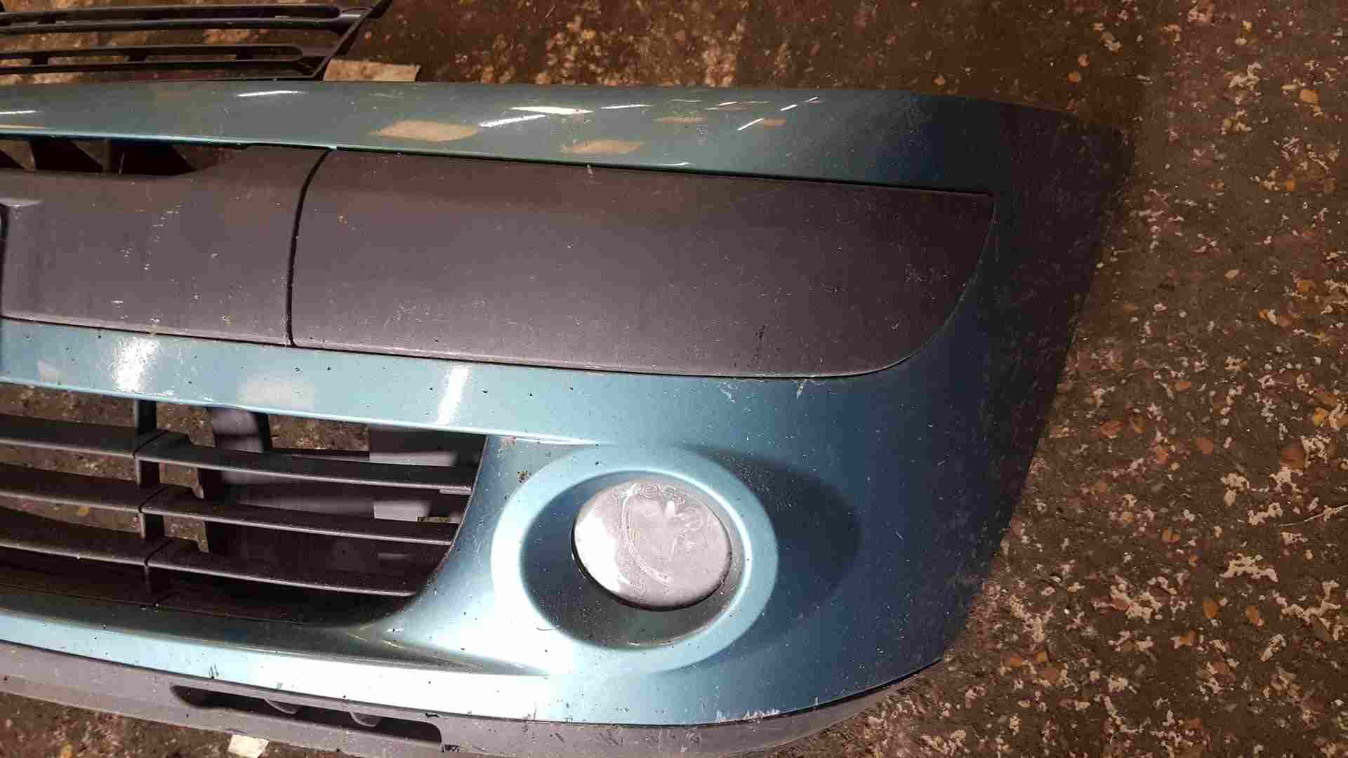 Thumb 2 Renault Clio MK2 2001-2006 Front Bumper Green Blue Tef47