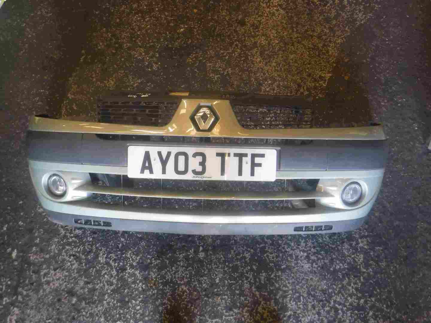 Renault Clio MK2 2001-2006 Front Bumper Green Silver NV191