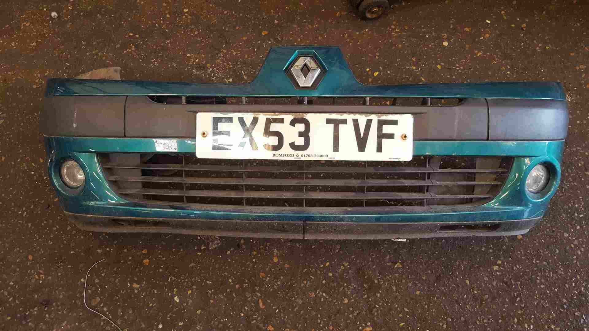 Thumb 2 Renault Clio MK2 2001-2006 Front Bumper Green TED92