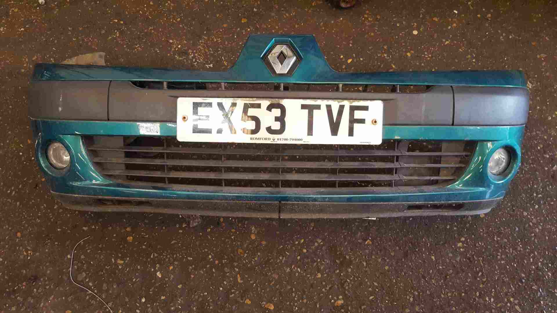 Renault Clio MK2 2001-2006 Front Bumper Green TED92