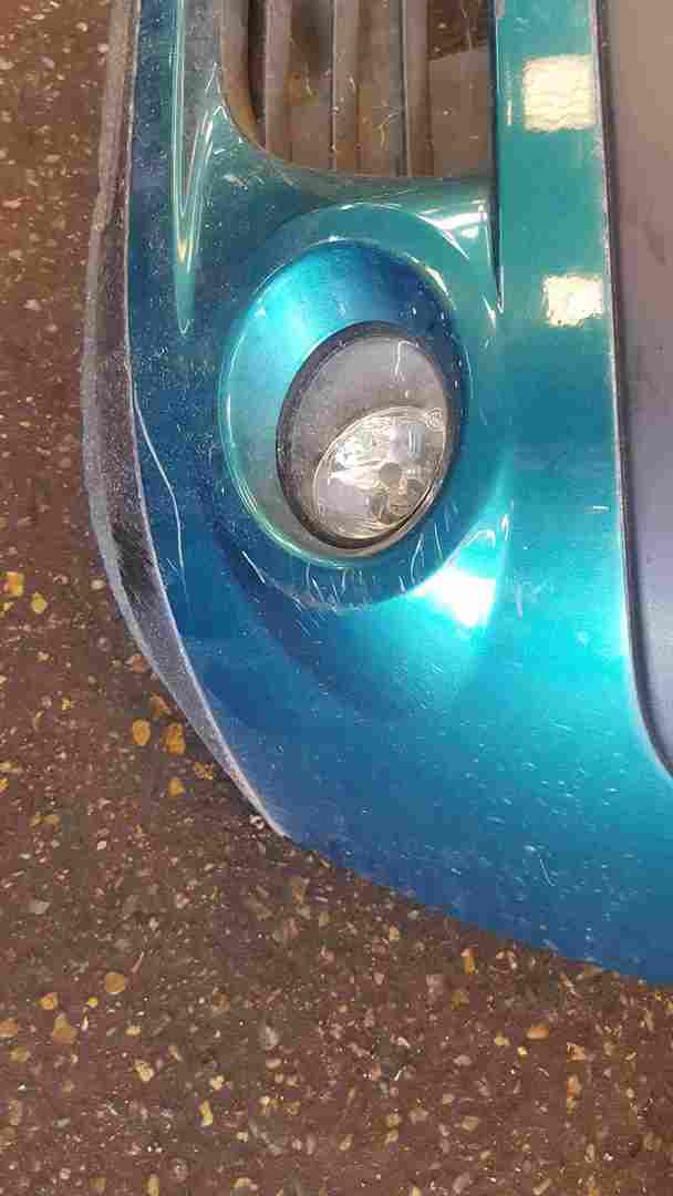 Thumb 4 Renault Clio MK2 2001-2006 Front Bumper Green TED92