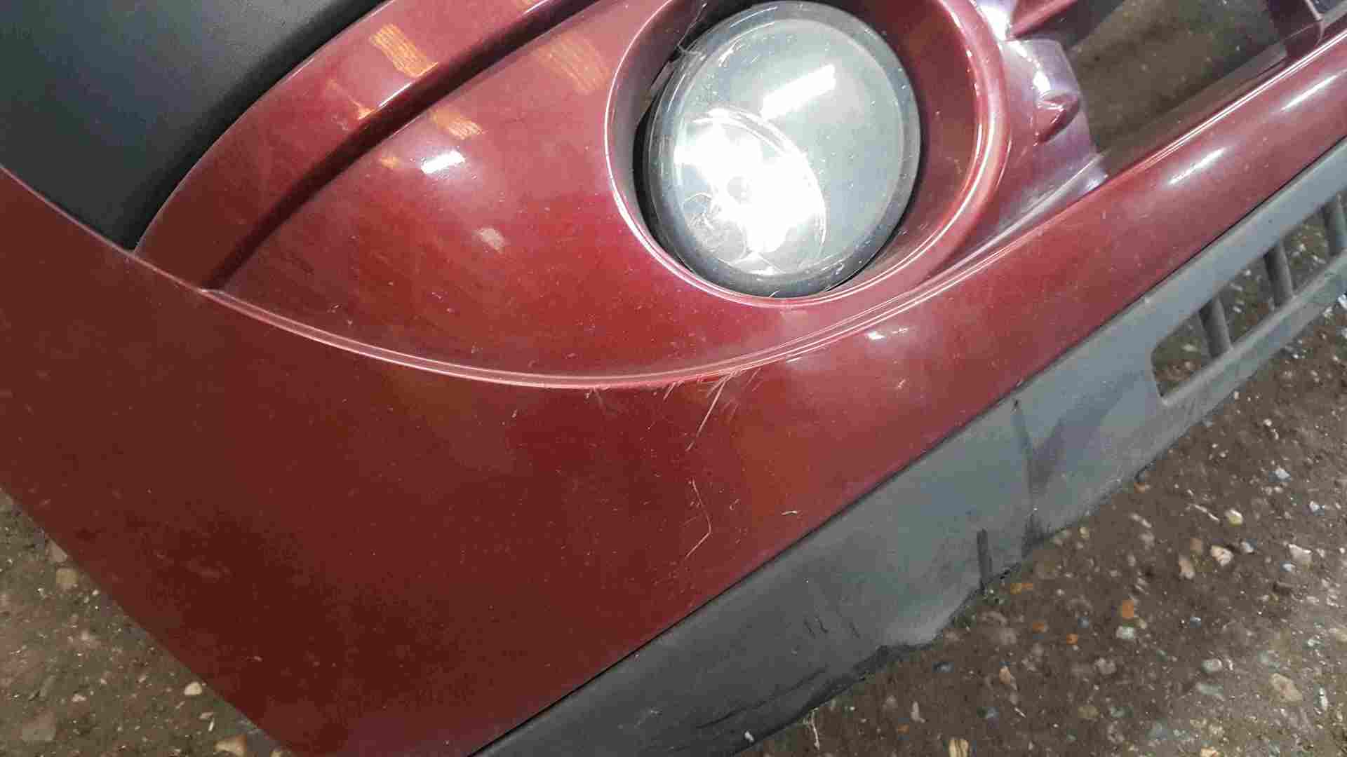 Thumb 3 Renault Clio MK2 2001-2006 Front Bumper Red 713