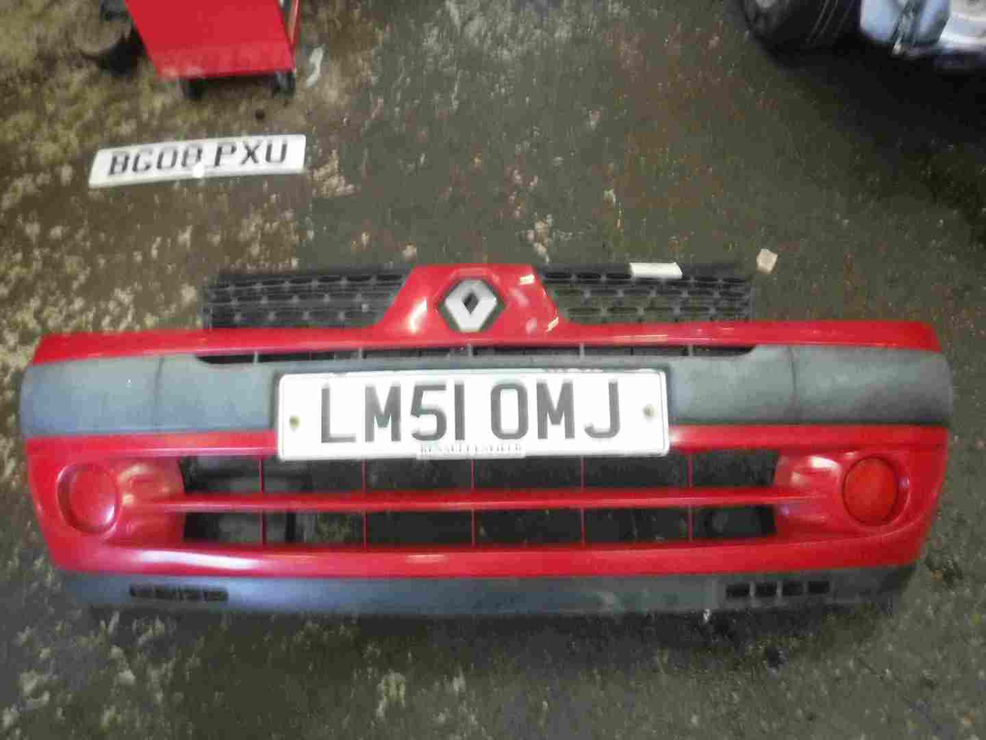 Renault Clio MK2 2001-2006 Front Bumper Red OV731