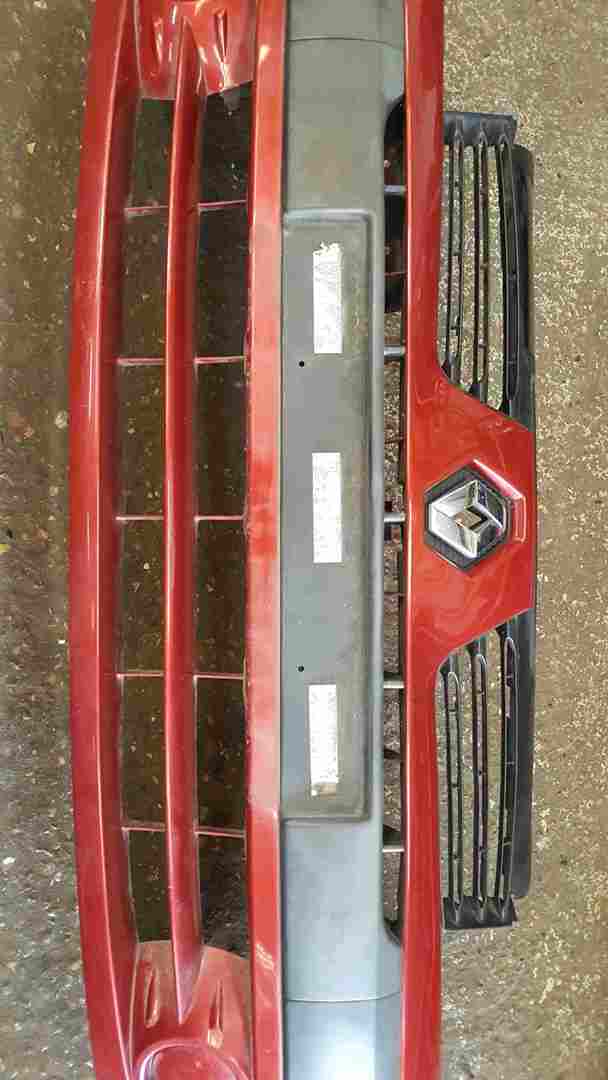 Thumb 2 Renault Clio MK2 2001-2006 Front Bumper Red TEB76