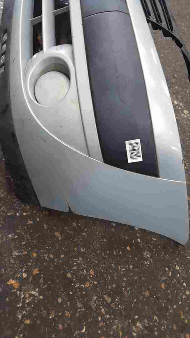 Thumb 3 Renault Clio MK2 2001-2006 Front Bumper Silver 632