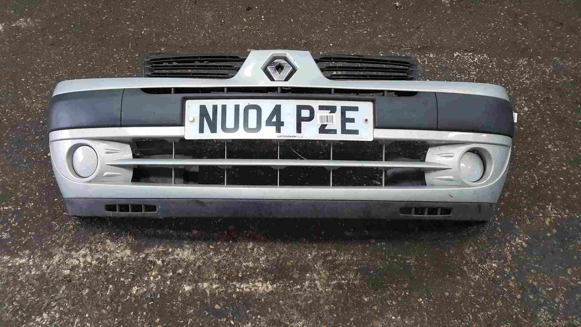 Thumb 2 Renault Clio MK2 2001-2006 Front Bumper Silver 632