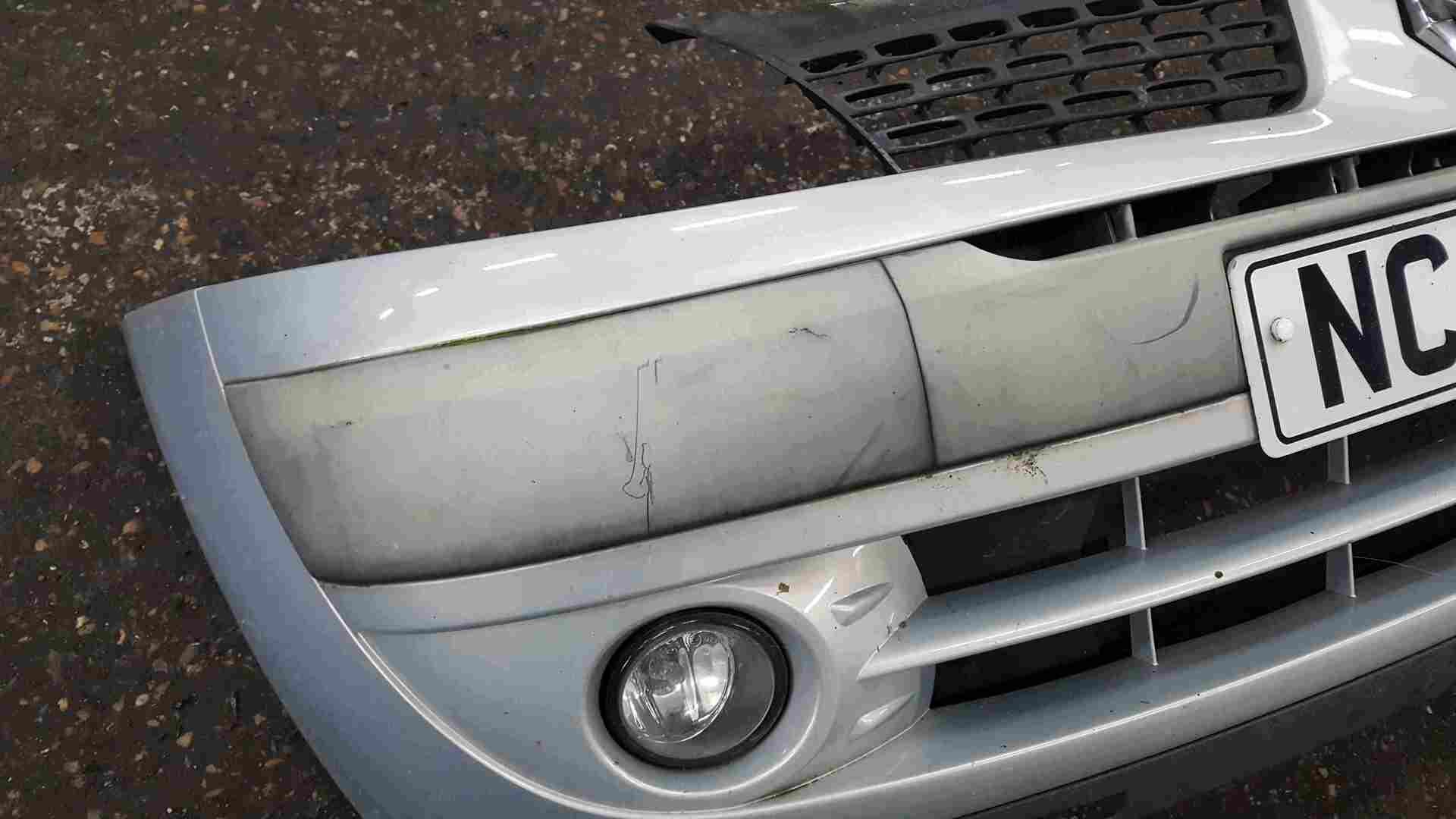 Thumb 3 Renault Clio MK2 2001-2006 Front Bumper Silver 632