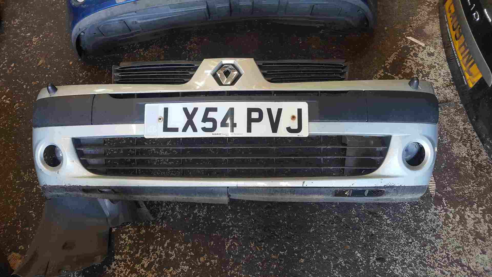 Renault Clio MK2 2001-2006 Front Bumper Silver 632 Xenon Jets