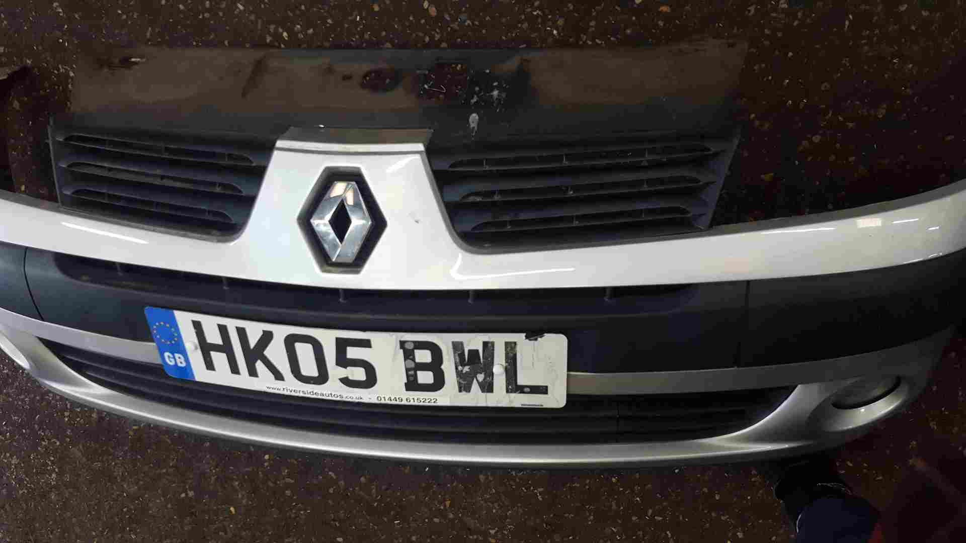 Thumb 3 Renault Clio MK2 2001-2006 Front Bumper Silver TED69