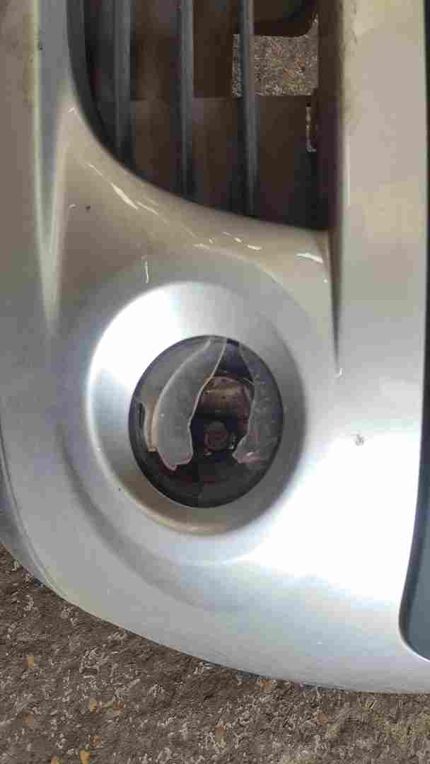 Thumb 3 Renault Clio MK2 2001-2006 Front Bumper Silver TED69