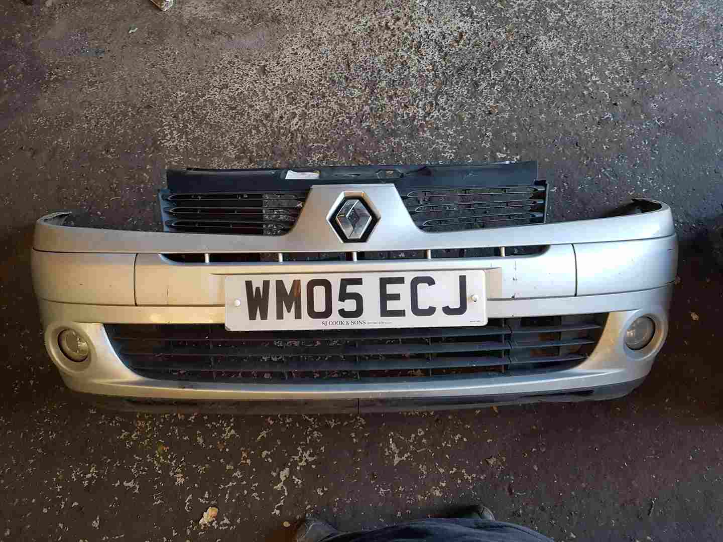 Renault Clio MK2 2001-2006 Front Bumper Silver Ted69