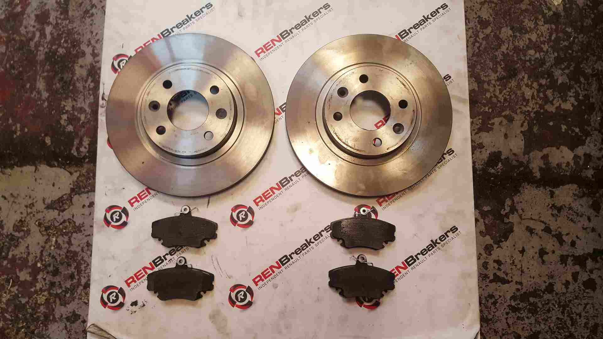 Renault Clio MK2 2001-2006 Front Discs AND Front Pads Set 1.2 16v 