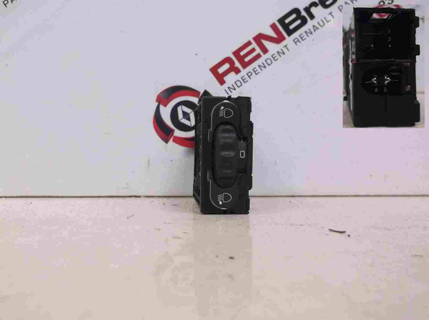 Renault Clio MK2 2001-2006 Headlight Adjuster Level Height 8200060042