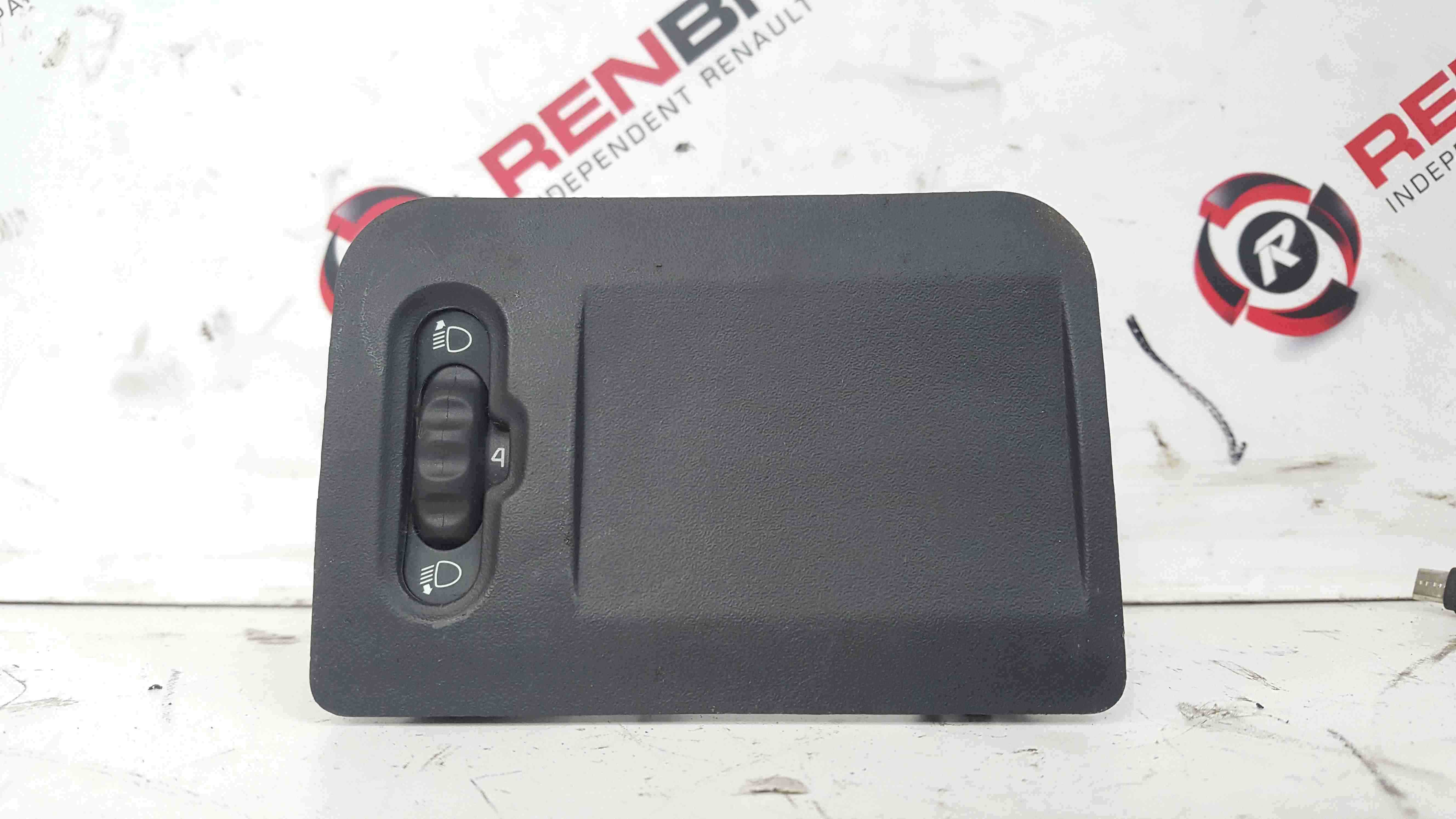 Renault Clio MK2 2001-2006 Headlight Adjuster Panel 8200069068