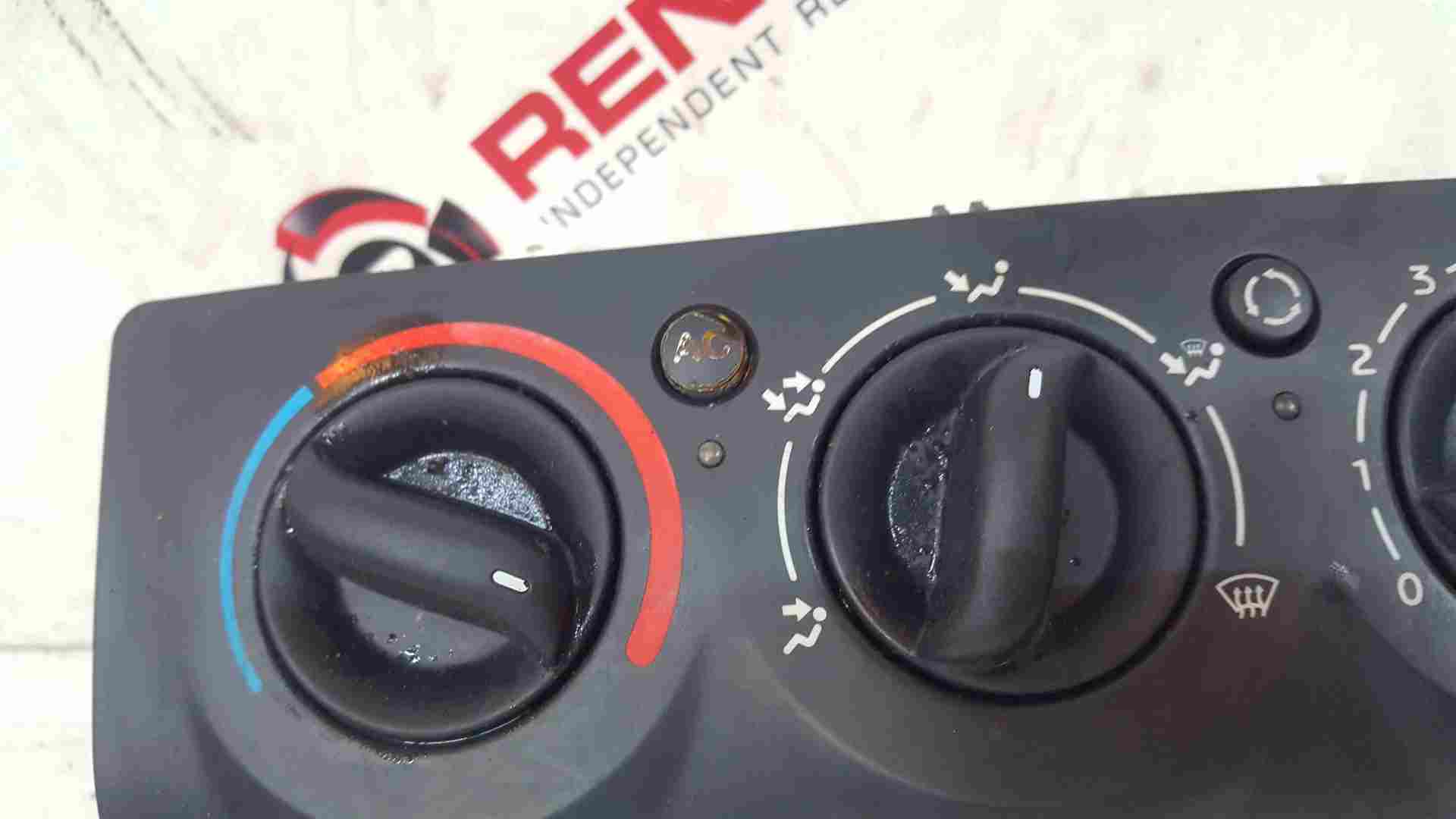 Thumb 2 Renault Clio MK2 2001-2006 Heater Blower Controls Switch AIR Con 8200147160
