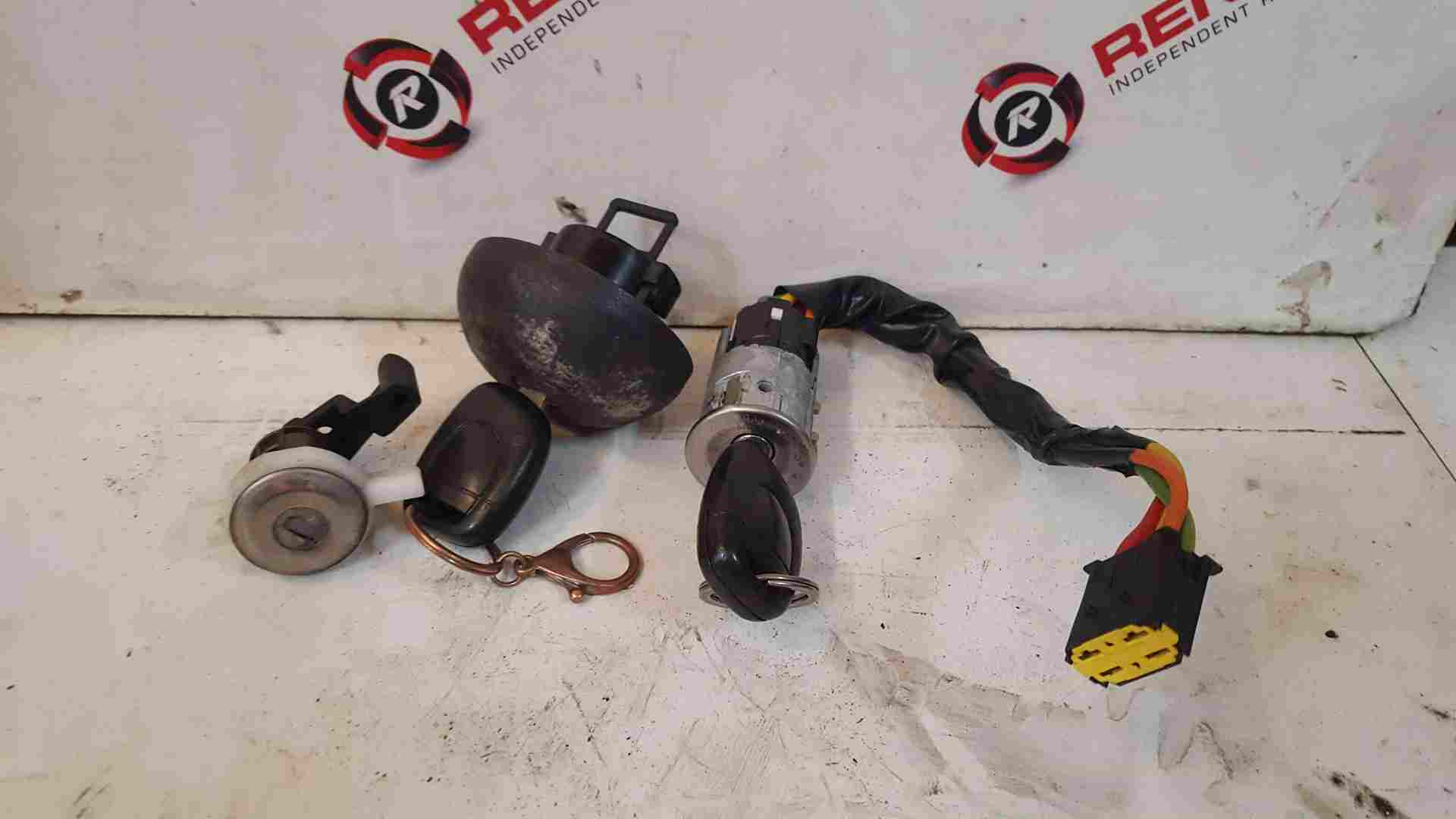 Renault Clio MK2 2001-2006 Ignition Barrel Petrol Door Locks SET   KEY