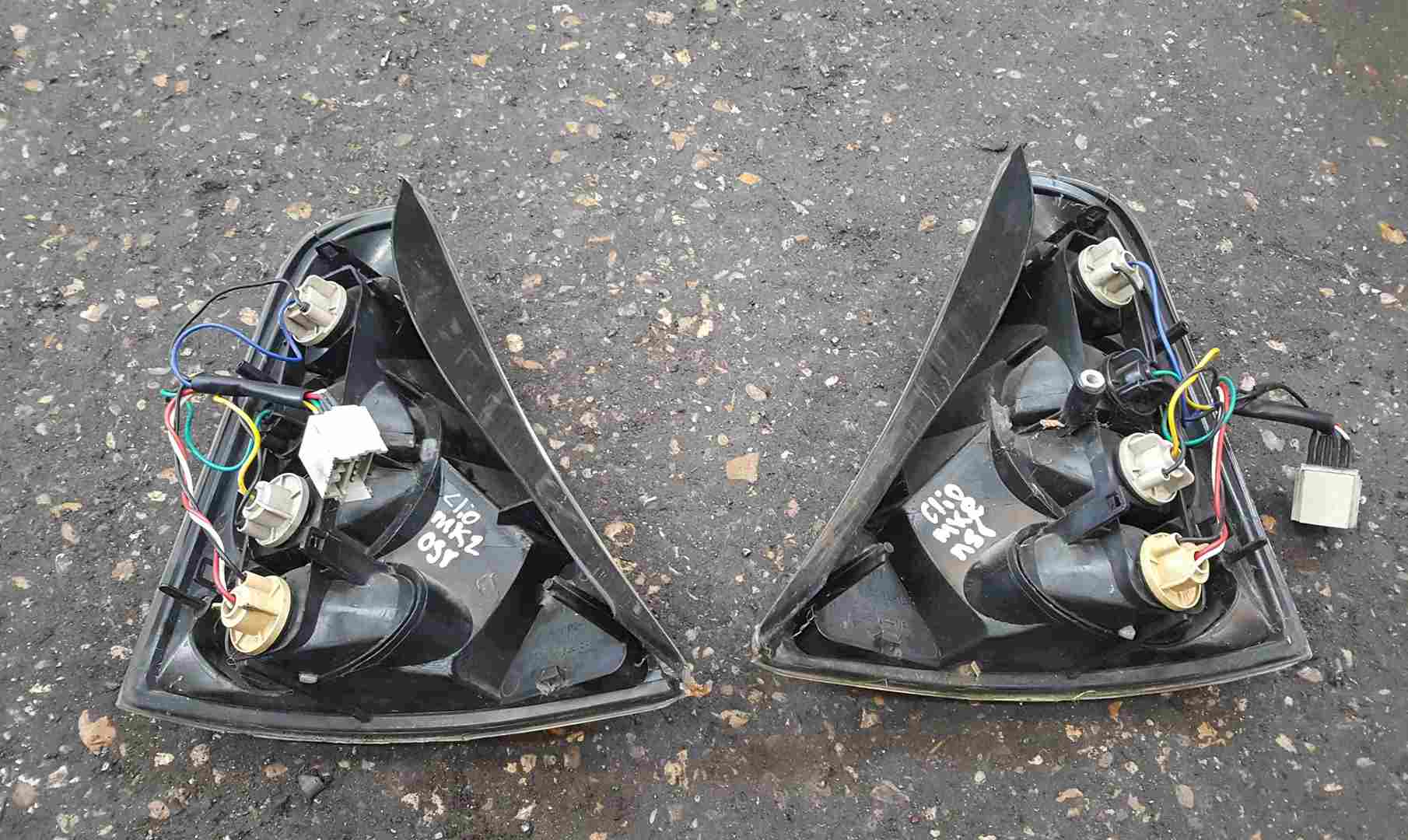 Thumb 2 Renault Clio MK2 2001-2006 Lexus Rear Lights Pair Passenger Drivers