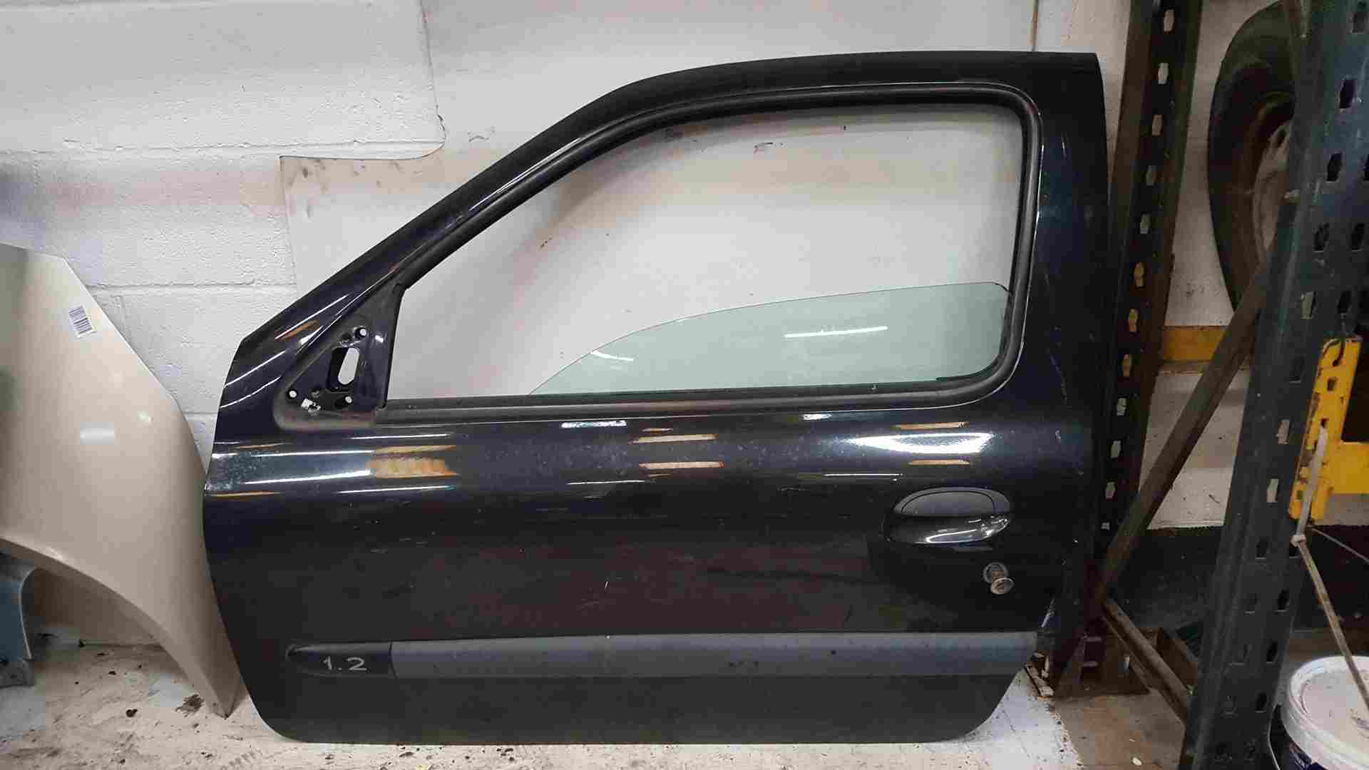 Thumb 2 Renault Clio MK2 2001-2006 Passenger NSF Front Door Black 676 3Dr