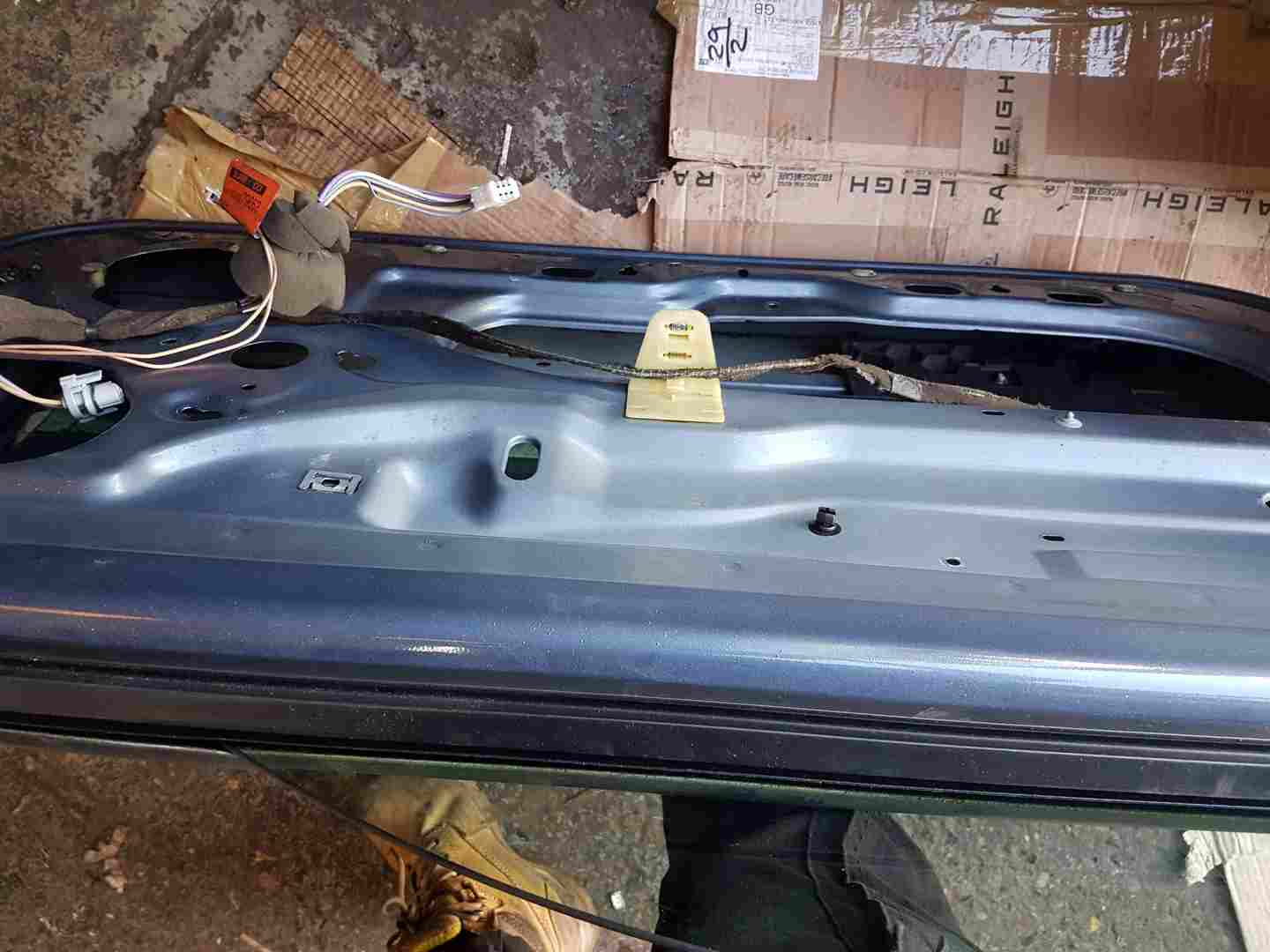 Thumb 3 Renault Clio MK2 2001-2006 Passenger NSF Front Door Blue Tej47 3Dr