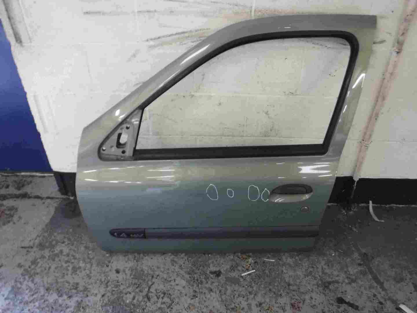 Renault Clio MK2 2001-2006 Passenger NSF Front Door Green NV191 5DR