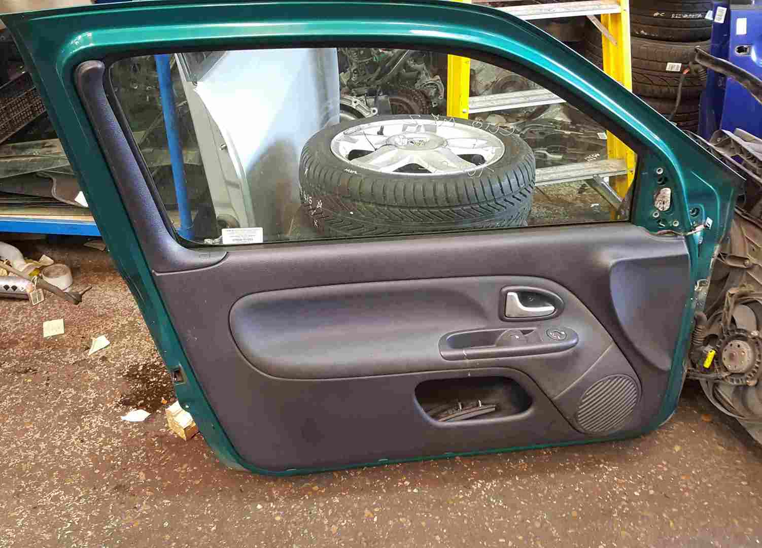 Thumb 2 Renault Clio MK2 2001-2006 Passenger NSF Front Door Green TED92 3door