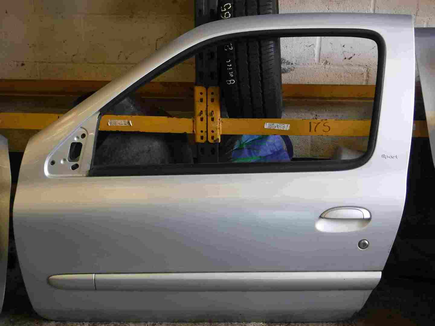 Renault Clio MK2 2001-2006 Passenger NSF Front Door Silver TED69 3dr