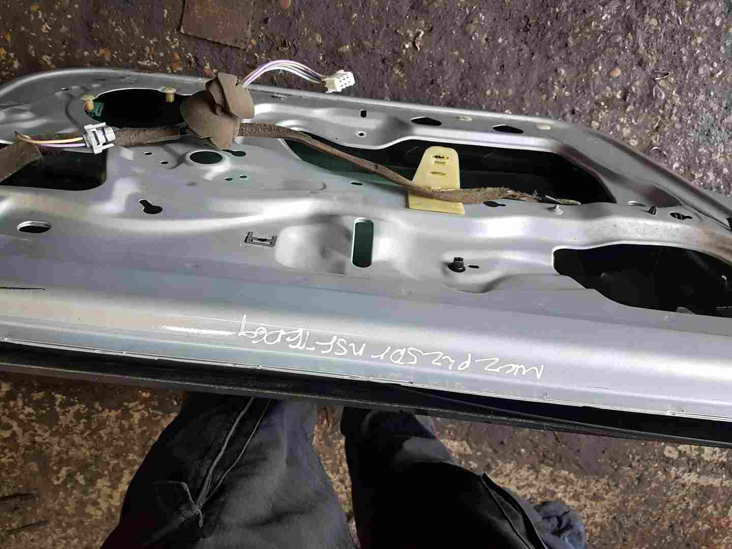 Thumb 3 Renault Clio MK2 2001-2006 Passenger NSF Front Door Silver Ted69 5Dr