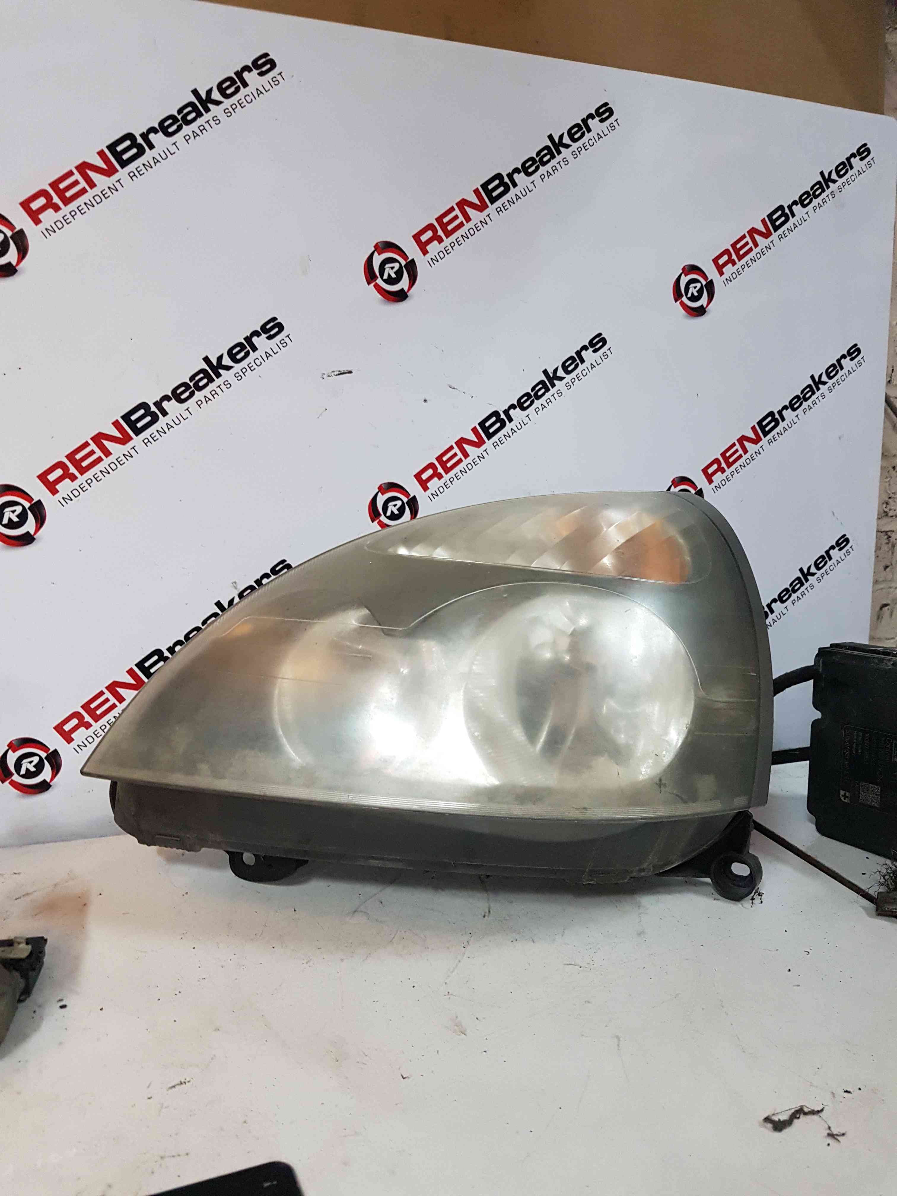 Thumb 2 Renault Clio MK2 2001-2006 Passenger NSF Front Grey Headlight Cloudy