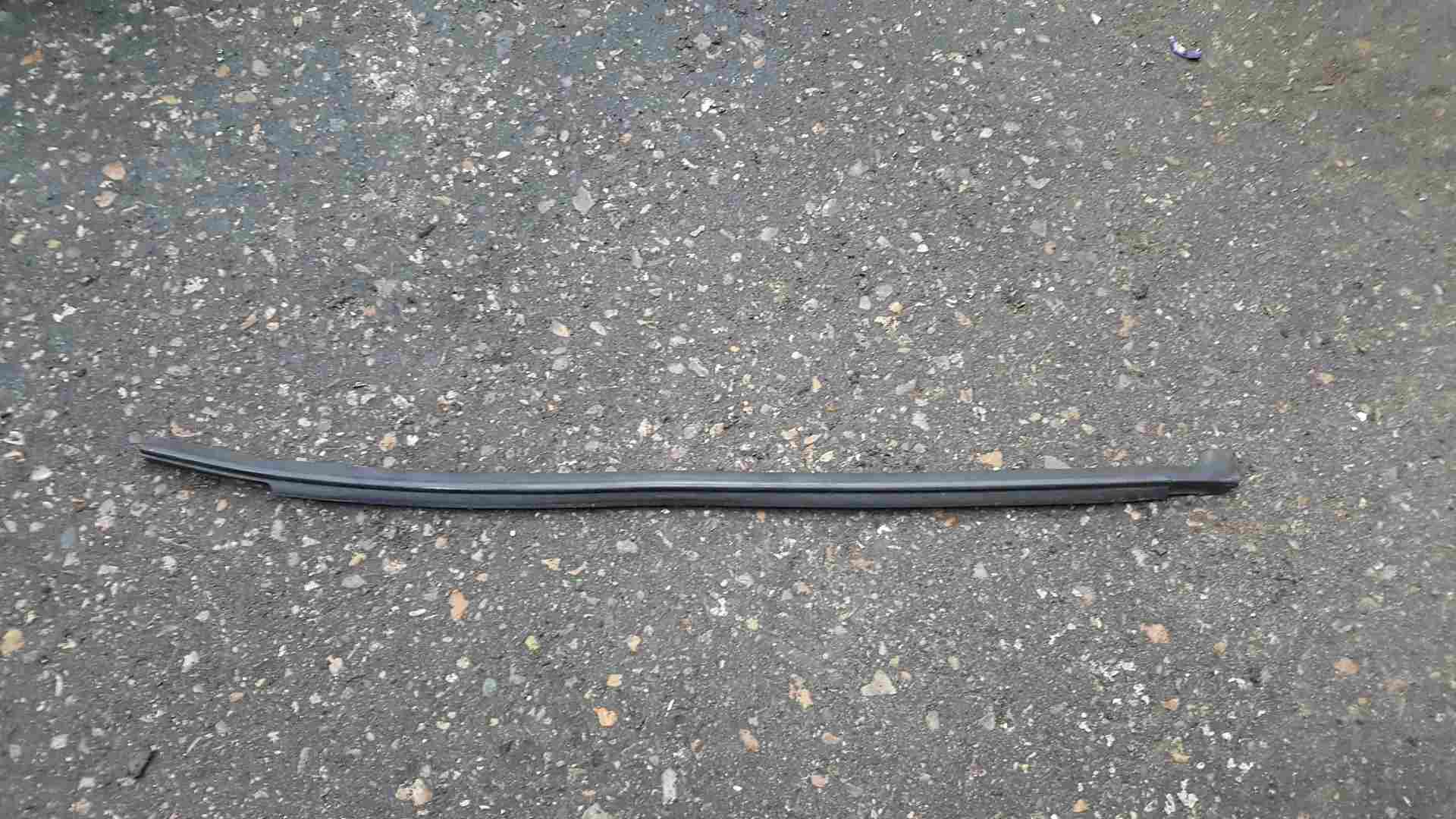 Renault Clio MK2 2001-2006 Passenger NSF Front Windscreen Rubber Seal