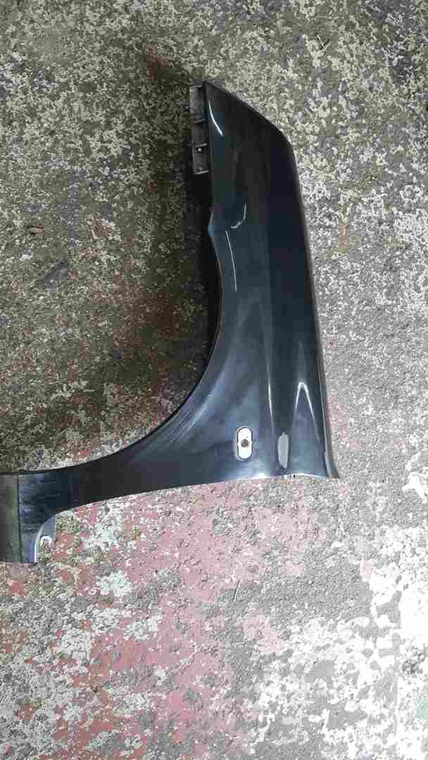 Thumb 6 Renault Clio MK2 2001-2006 Passenger NSF Front Wing Black 676 