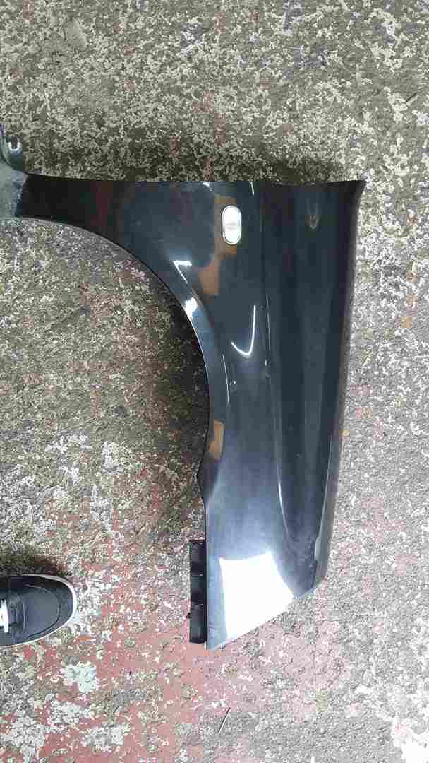 Thumb 3 Renault Clio MK2 2001-2006 Passenger NSF Front Wing Black Nv676 