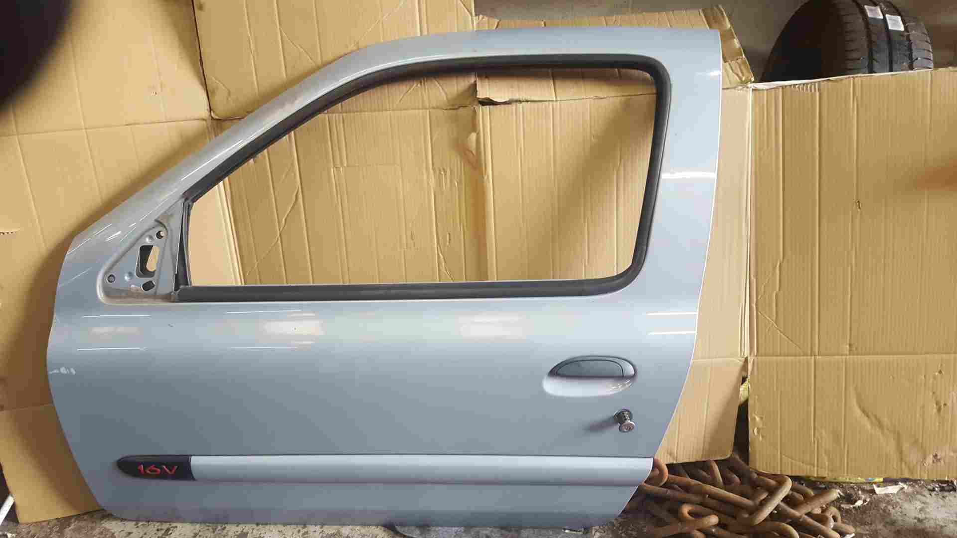 Thumb 2 Renault Clio MK2 2001-2006 Passenger NSF NS Front Door Silver Teb65 3Dr 3 door