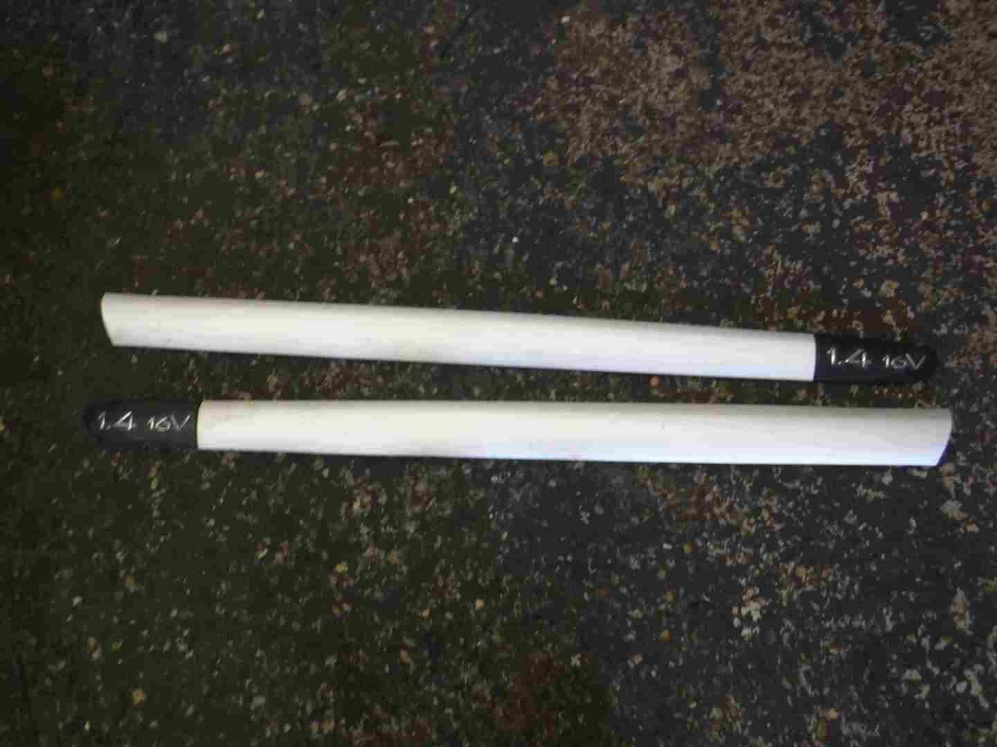 Renault Clio MK2 2001-2006 Passengers Drivers Door Moulding Pair Silver