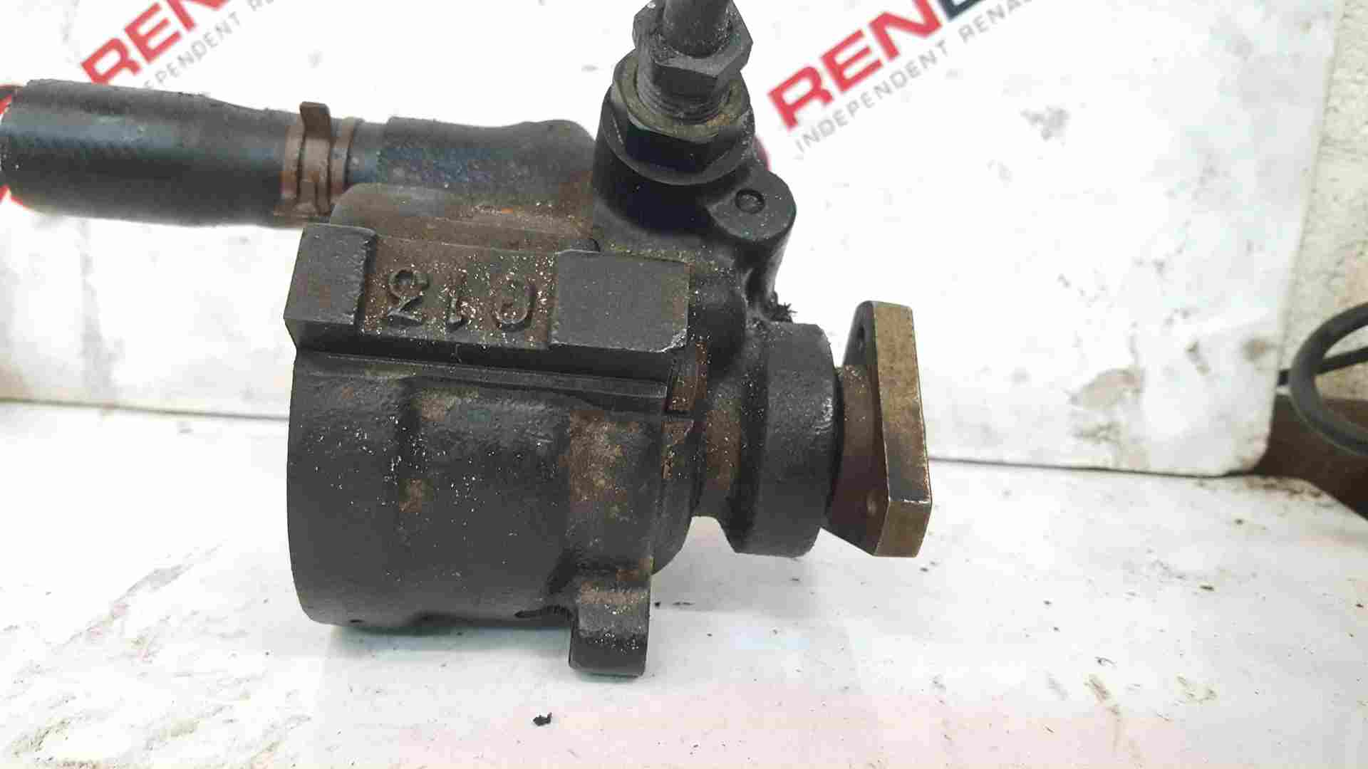 Thumb 4 Renault Clio MK2 2001-2006 Power Steering Pump 7700840105 7700840805
