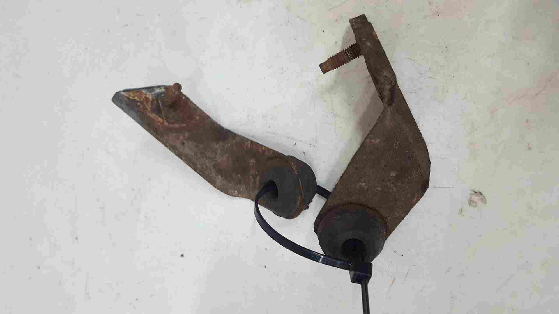 Thumb 2 Renault Clio MK2 2001-2006 Radiator Brackets