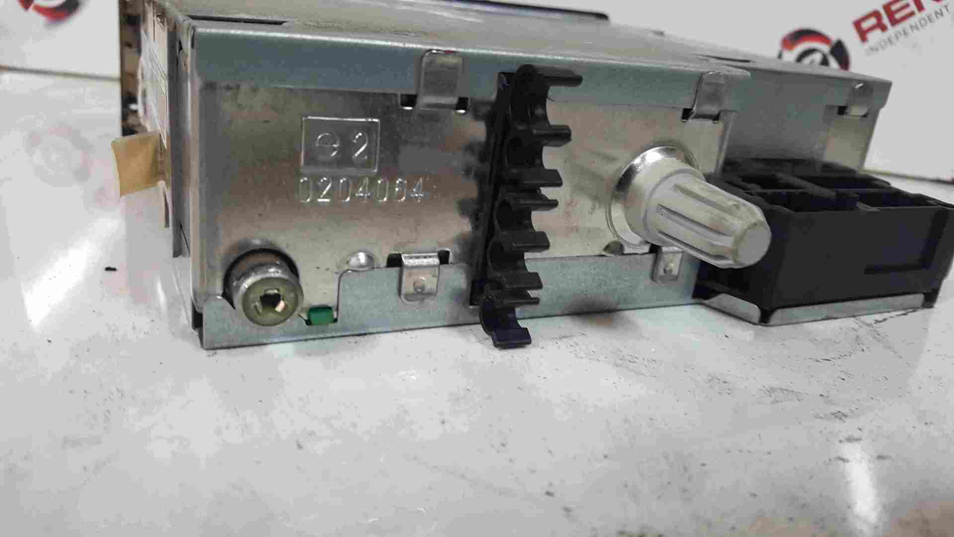 Thumb 3 Renault Clio MK2 2001-2006 Radio CD Player Update List 8200466667