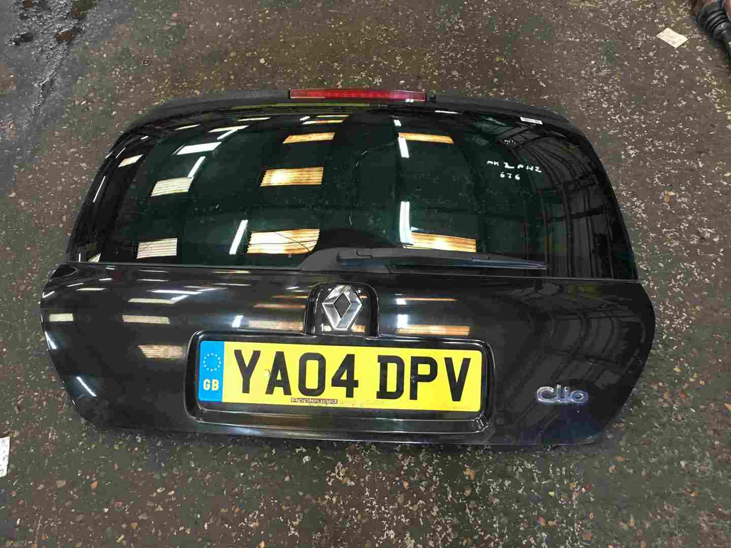 Renault Clio MK2 2001-2006 Rear Boot Tailgate Black 676