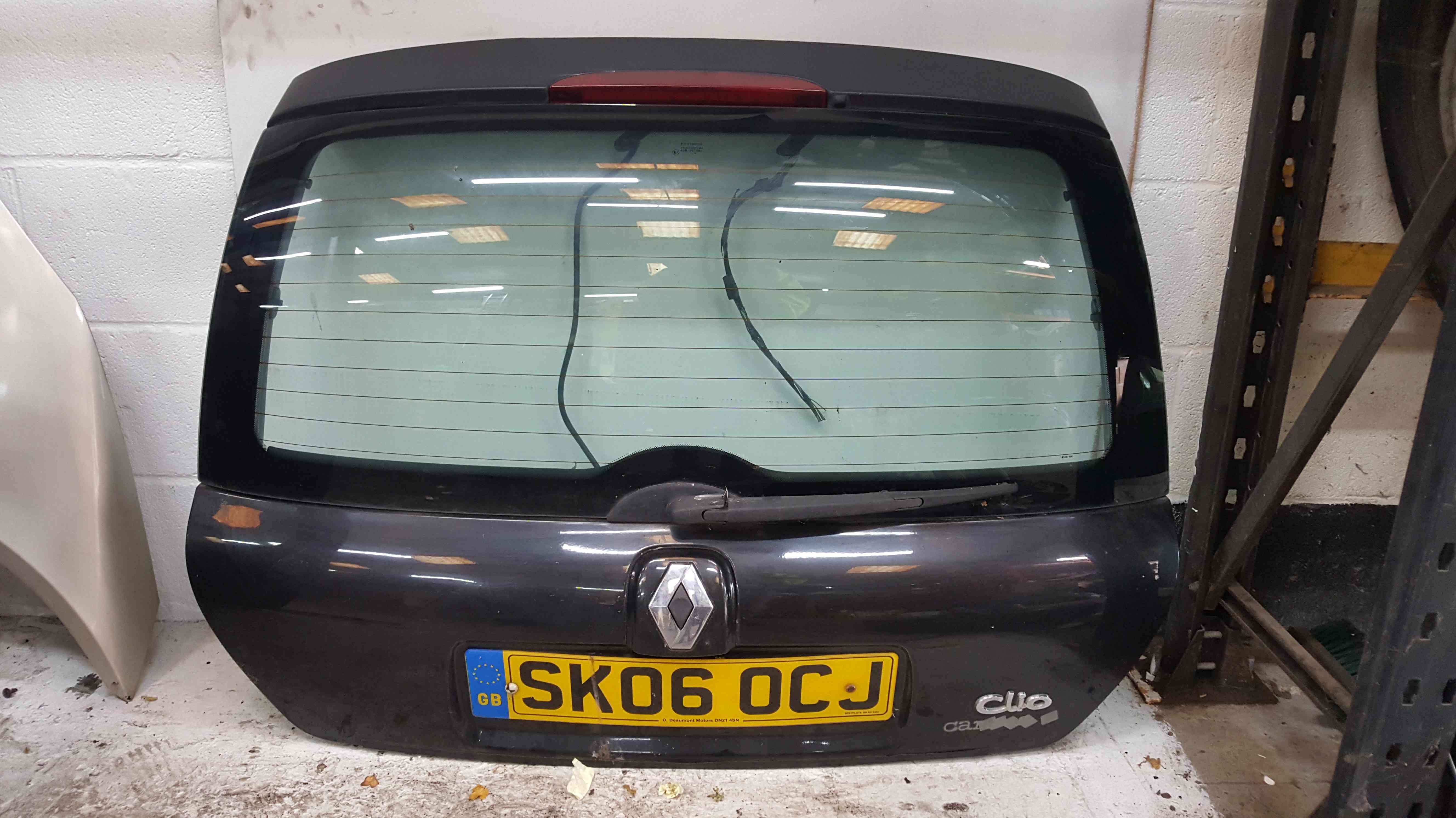 Renault Clio MK2 2001-2006 Rear Boot Tailgate Black 676