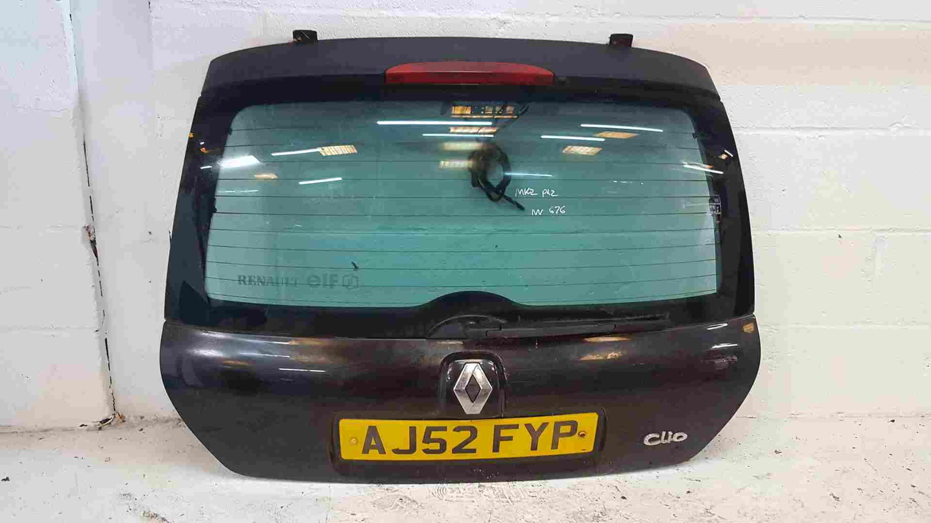 Thumb 3 Renault Clio MK2 2001-2006 Rear Tailgate Boot Black 676