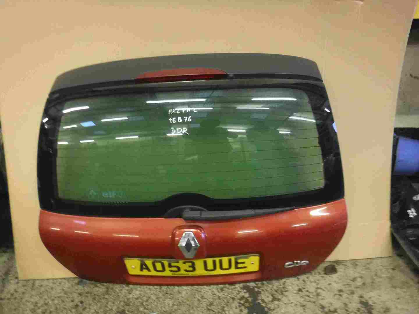 Renault Clio MK2 2001-2006 Rear Tailgate Boot Red TEB76