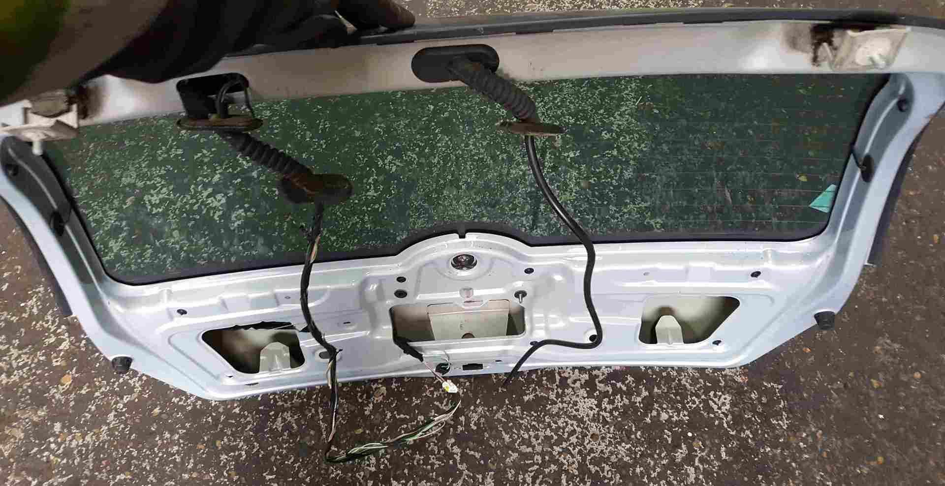 Thumb 6 Renault Clio MK2 2001-2006 Rear Tailgate Boot Silver 632