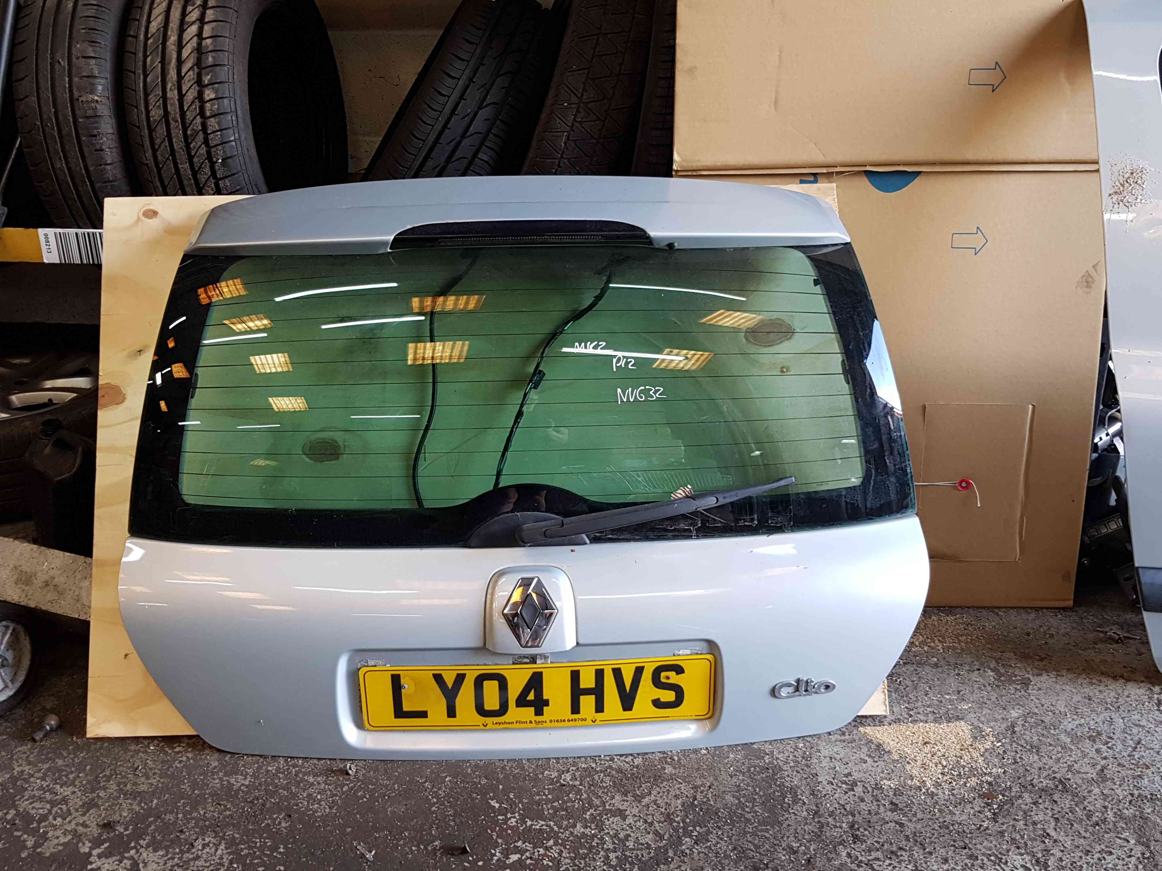 Thumb 2 Renault Clio MK2 2001-2006 Rear Tailgate Boot Silver 632 Nv632