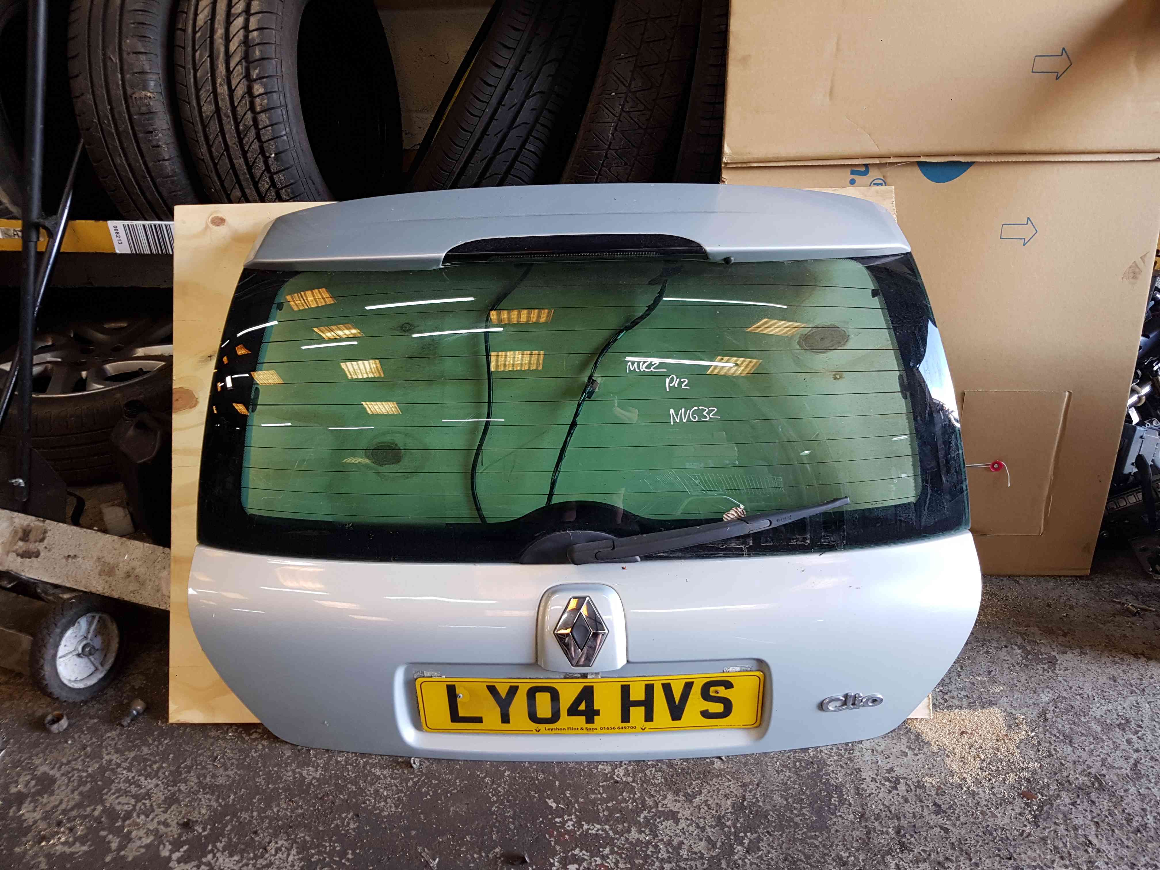 Thumb 6 Renault Clio MK2 2001-2006 Rear Tailgate Boot Silver 632 Nv632